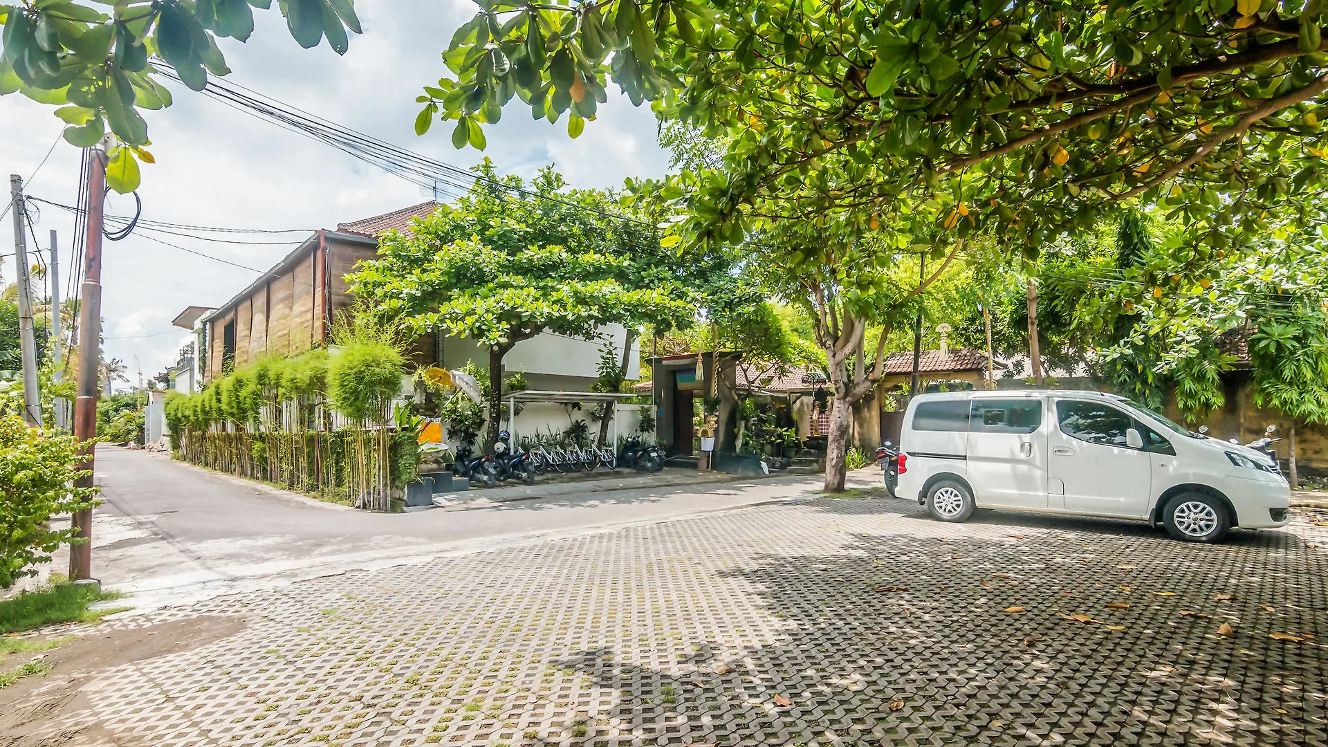 Zen Rooms Seminyak Kunti Nuansa 3*, 塞米亚克